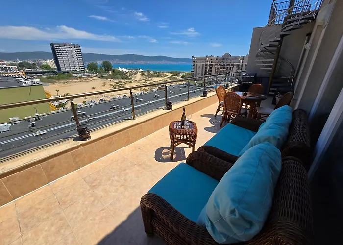 Sea View Luxury Penthouse Apartment Slantschew brjag